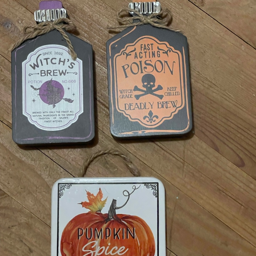 New Fall Halloween decor- Witch’s brew, posion, & pumpkin spice plaques